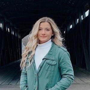 Meet your Posher, Danielle